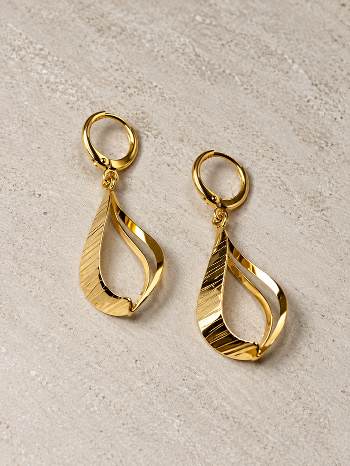 Aretes Gota Dorada - Laminado en Oro 18k