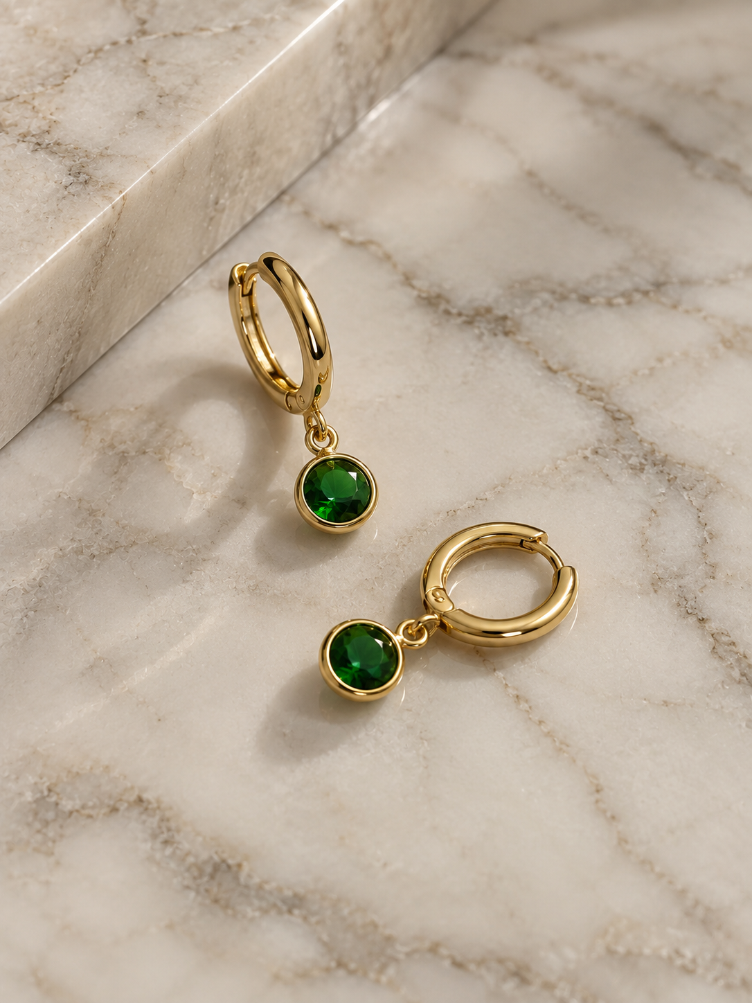 Aretes Esmeralda – Laminados en Oro 18k