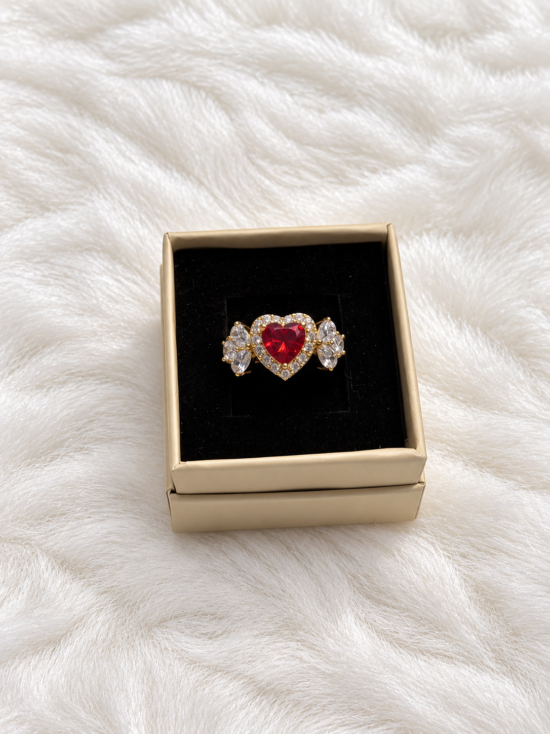 Anillo Corazón Ruby - Baño de Oro
