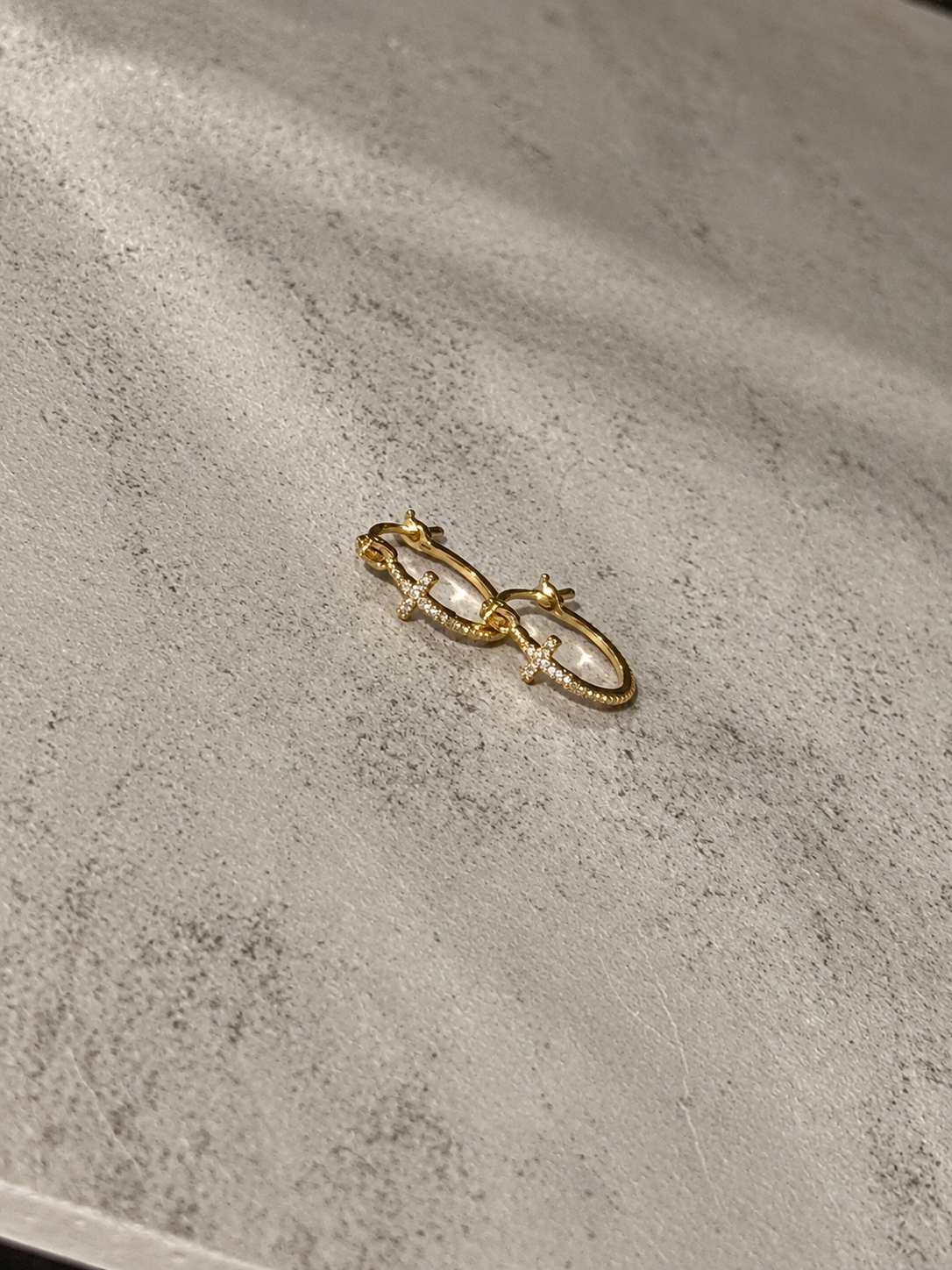 Aretes de Cruz - Laminado en Oro 18k