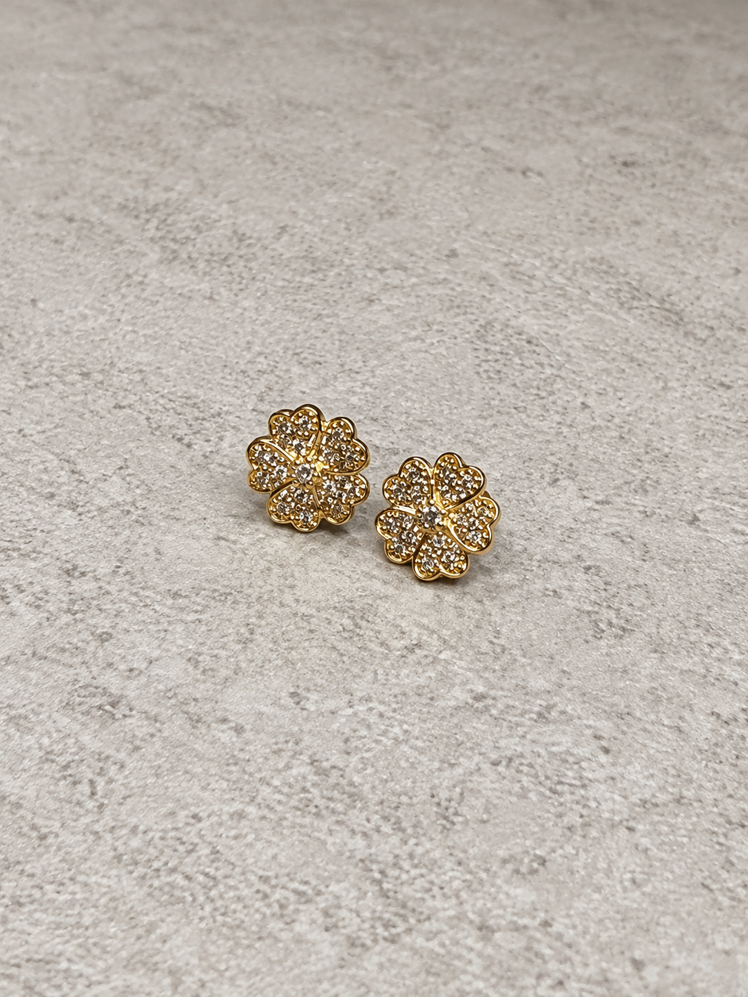 Aretes Flor de Cristal - Laminado en Oro 18k