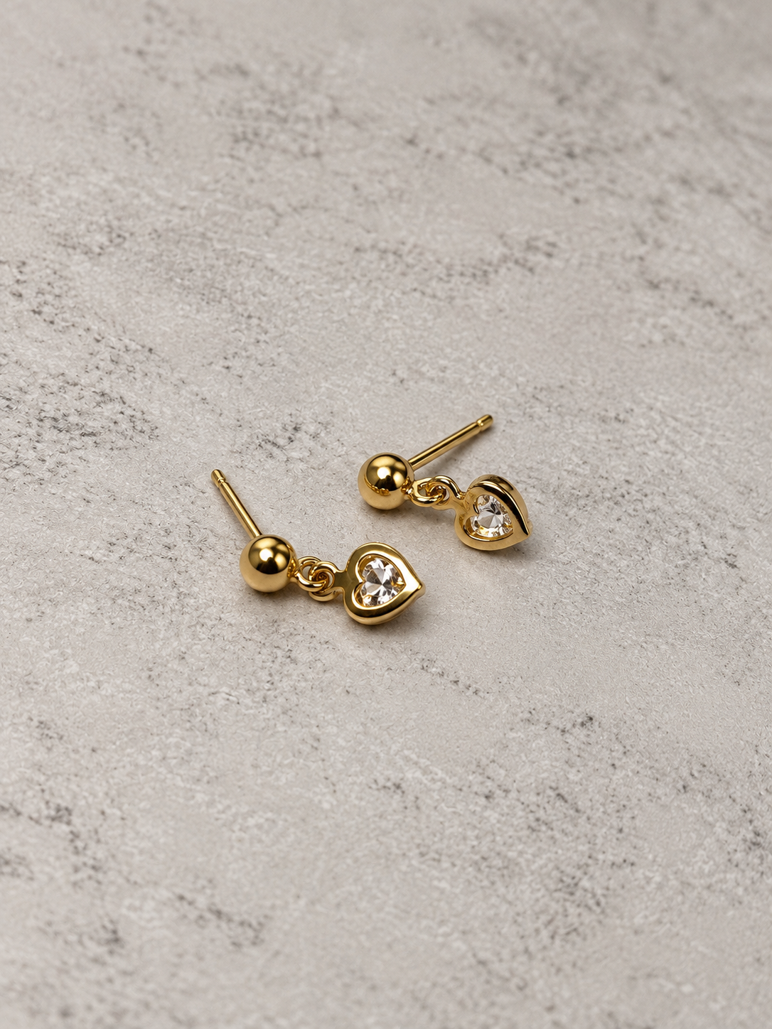 Aretes Corazón Brillante - Laminado en Oro 18k
